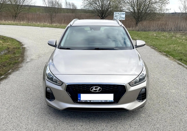 Hyundai I30 cena 39999 przebieg: 251000, rok produkcji 2018 z Obrzycko małe 56